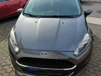Gebraucht Ford Fiesta Trend 101 PS (74 kW) 2017 Schwarz Kleinwagen