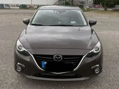 Używany Mazda 3 Sports-Line 150 KM (110 kW) 2014 Srebrny Sedan/Limuzyna