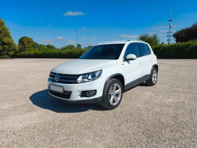 Gebraucht VW Tiguan LOUNGE 150 PS (110 kW) 2016 Weiß SUV