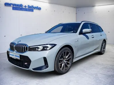 Gebraucht BMW 330e Performance 292 PS (214 kW) 2025 Brooklyn grau metallic Kombi