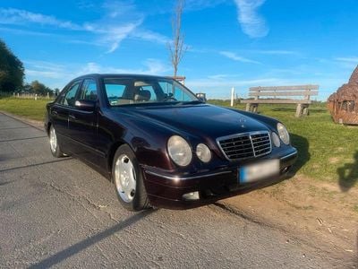 Second-hand Mercedes E240 170 CP (125 kW) 2001 Mov Berlinǎ
