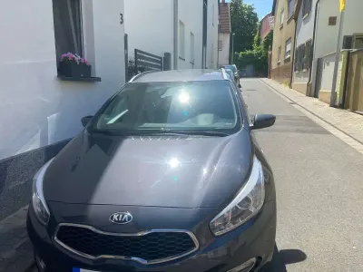 Gebraucht Kia Ceed DREAM-TEAM Edition 128 PS (94 kW) 2014 Kleinwagen