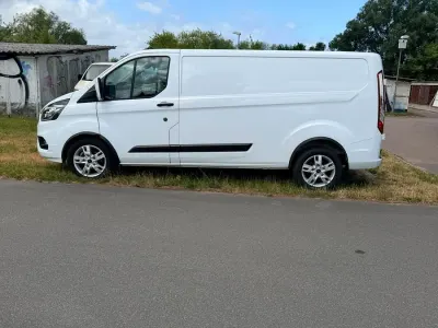 Gebraucht Ford 300 Trend 131 PS (96 kW) 2022 Weiß Van / Kleinbus