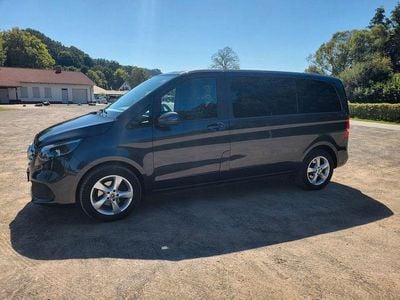 Mercedes V220