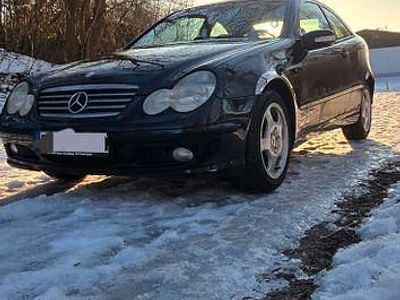 Gebraucht Mercedes C180 143 PS (105 kW) 2002 Schwarz Coupé