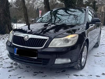 Schwarz Gebraucht 2009 Skoda Octavia Kombi | 5.990 € (Etwas zu teuer)