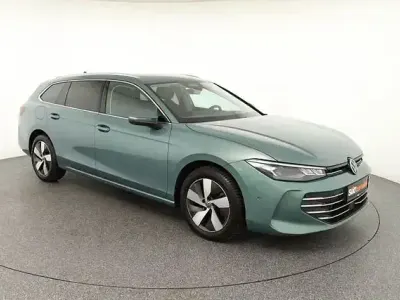 Używany VW Passat Business 150 KM (110 kW) 2025 Zielony Kombi