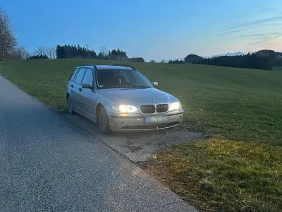 Gebraucht BMW 320 153 PS (112 kW) 2002 Grau Kombi