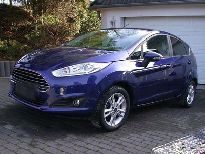 Gebraucht Ford Fiesta Celebration 101 PS (74 kW) 2016 Blau Kleinwagen