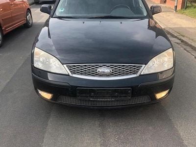 Gebraucht Ford Mondeo 125 PS (91 kW) 2006 Blau Kombi