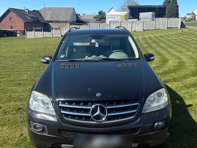 Gebraucht Mercedes ML320 AMG 224 PS (164 kW) 2008 Schwarz SUV