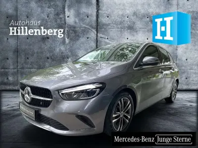 Gebraucht Mercedes B200 Advanced 163 PS (119 kW) 2025 Grau Van / Kleinbus
