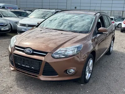 Gebraucht Ford Focus Trend 101 PS (74 kW) 2014 Braun Limousine