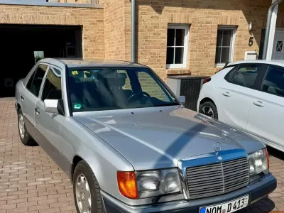 Gebraucht Mercedes E320 Sportline 220 PS (161 kW) 1993 Grau Limousine
