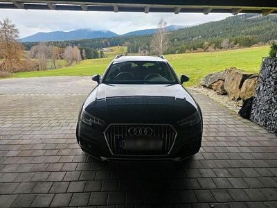 Grau Gebraucht 2017 Audi A4 Allroad Kombi | 15.500 € (Fairer Preis)