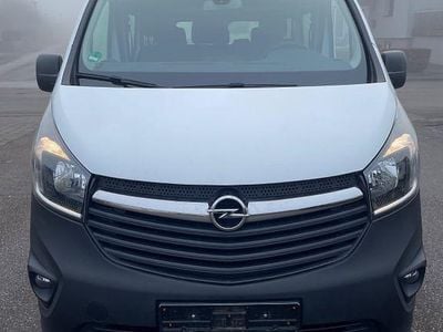 Gebraucht Opel Vivaro 121 PS (88 kW) 2019 Weiß Van / Kleinbus