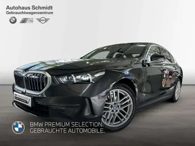 Gebraucht BMW 530e Comfort Edition 190 PS (139 kW) 2024 Sophistograu brillanteffekt Limousine