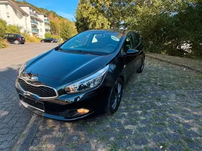 Gebraucht Kia Ceed 116 PS (85 kW) 2013 Schwarz Kleinwagen