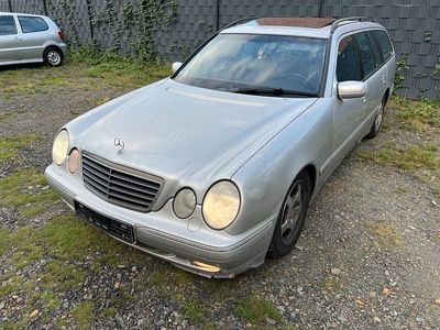 Mercedes E320