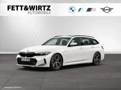 Używany BMW 330e M Sport 292 KM (214 kW) 2025 Biały Kombi