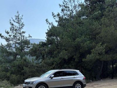 Beige Gebraucht 2016 VW Tiguan Comfortline SUV | 16.750 € (Teuer)