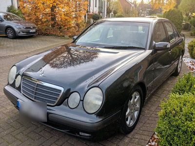 gebraucht Mercedes E220 E-Klasse W210CDI 143PS Top Zustand TÜV NEU