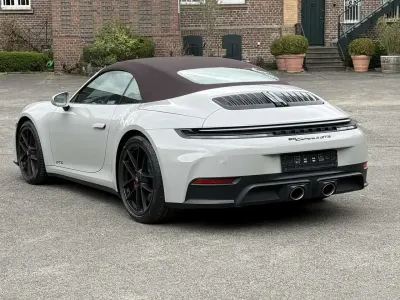 Usata Porsche 911 Carrera 4 Cabriolet 541 CV (397 kW) 2025 Grigio Cabrio