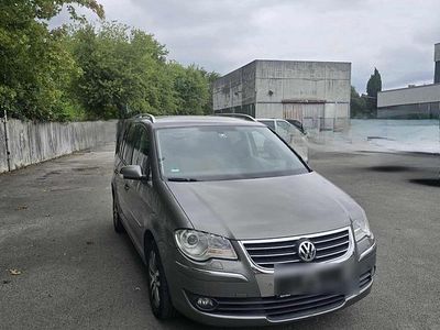 Grau Gebraucht 2009 VW Touran Van / Kleinbus | 2.999 € (Guter Preis)