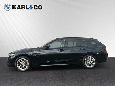 Schwarz Gebraucht 2022 BMW 330e Sport Line Kombi | 23.998 € (Guter Preis)