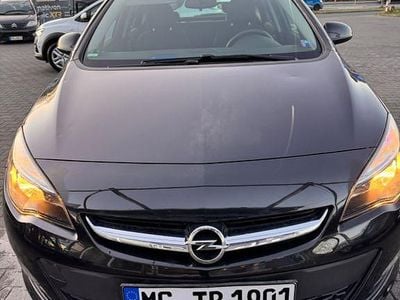 Gebraucht Opel Astra Selection 116 PS (85 kW) 2015 Schwarz Limousine