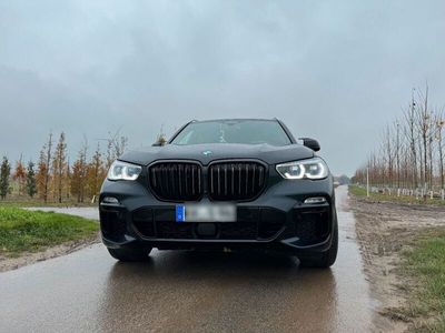 gebraucht BMW X5 M50i G05 Bj. 2021, 22 Zoll Standhz. Panoramad. M-Ausst.