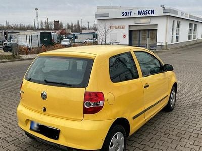 Gebraucht VW Fox 54 PS (39 kW) 2006 Gelb Kleinwagen