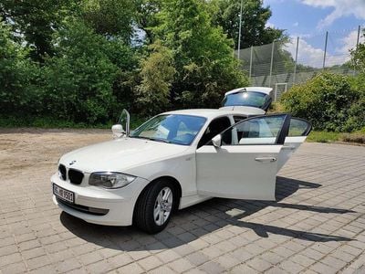 Usata BMW 116 Basis 116 CV (85 kW) 2011 Bianco Utilitaria