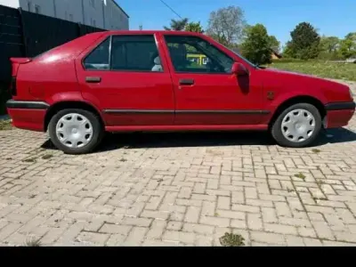 Brugt Renault 19 80 HK (58 kW) 1995 Rød Sedan