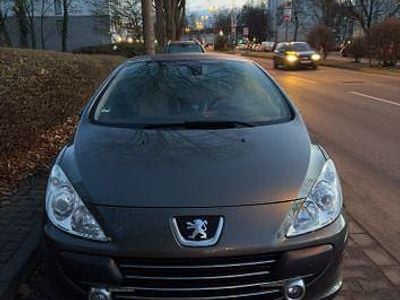 Gebraucht Peugeot 307 CC Tendance 109 PS (80 kW) 2007 Silber Cabrio