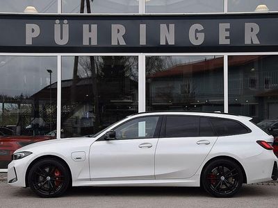 Gebraucht BMW 330e Shadowline 184 PS (135 kW) 2022 Weiß Kombi
