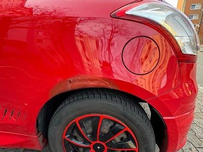 Gebraucht Suzuki Swift 94 PS (69 kW) 2012 Rot Kleinwagen