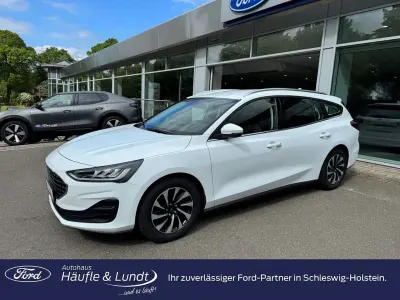 Gebraucht Ford Focus Titanium 116 PS (85 kW) 2023 Frostweiß Kombi