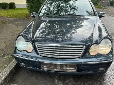 Gebraucht Mercedes C240 Elegance 170 PS (125 kW) 2001 Schwarz Limousine