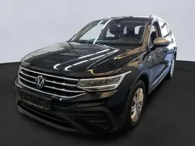 Gebraucht VW Tiguan Allspace Life 150 PS (110 kW) 2023 Schwarz SUV