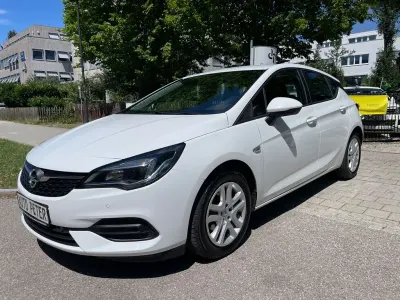 Gebraucht Opel Astra Edition 105 PS (77 kW) 2020 Weiß Limousine