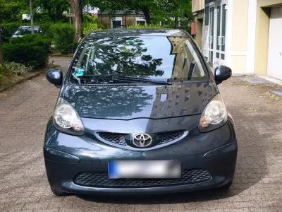 Brugt Toyota Aygo 68 HK (50 kW) 2005 Grå Hatchback