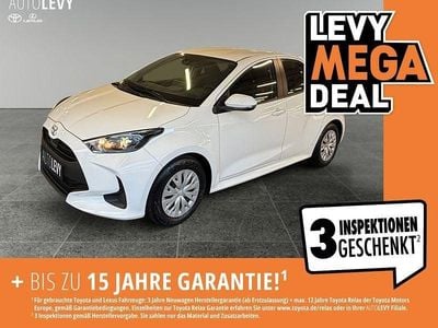 Gebraucht Toyota Yaris Basis 72 PS (52 kW) 2022 Schneeweiß Kleinwagen