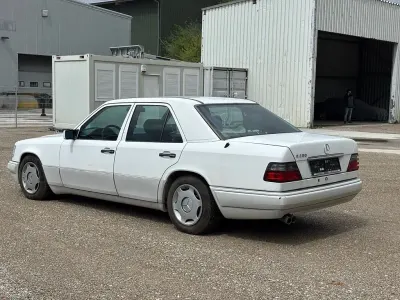 Gebraucht Mercedes E280 193 PS (141 kW) 1994 Weiß Limousine