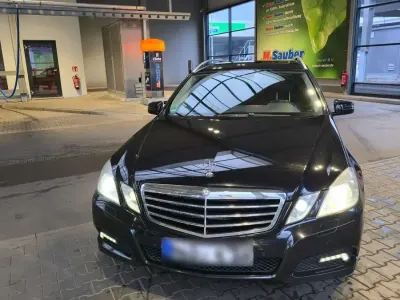 Gebraucht Mercedes E350 231 PS (169 kW) 2010 Schwarz Kombi