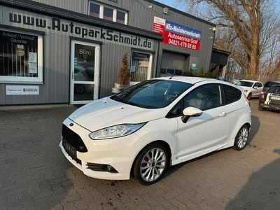 Weiß Gebraucht 2016 Ford Fiesta ST Kleinwagen | 8.499 € (Fairer Preis)