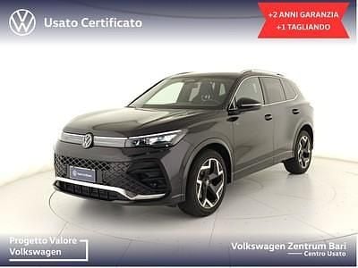 Nero Gebraucht 2024 VW Tiguan R-line Plus SUV | 40.950 € (Fairer Preis)