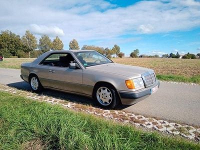 Gebraucht Mercedes 230 132 PS (97 kW) 1989 Silber Coupé