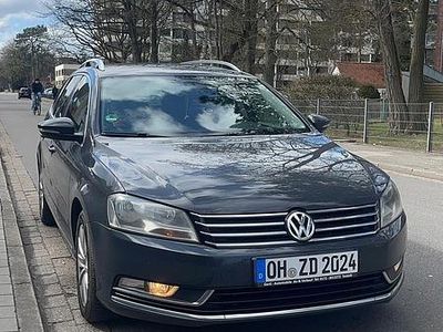 Usata VW Passat 140 CV (102 kW) 2011 Grigio Station wagon