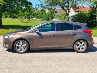 Gebraucht Ford Focus Titanium 182 PS (133 kW) 2015 Braun Limousine